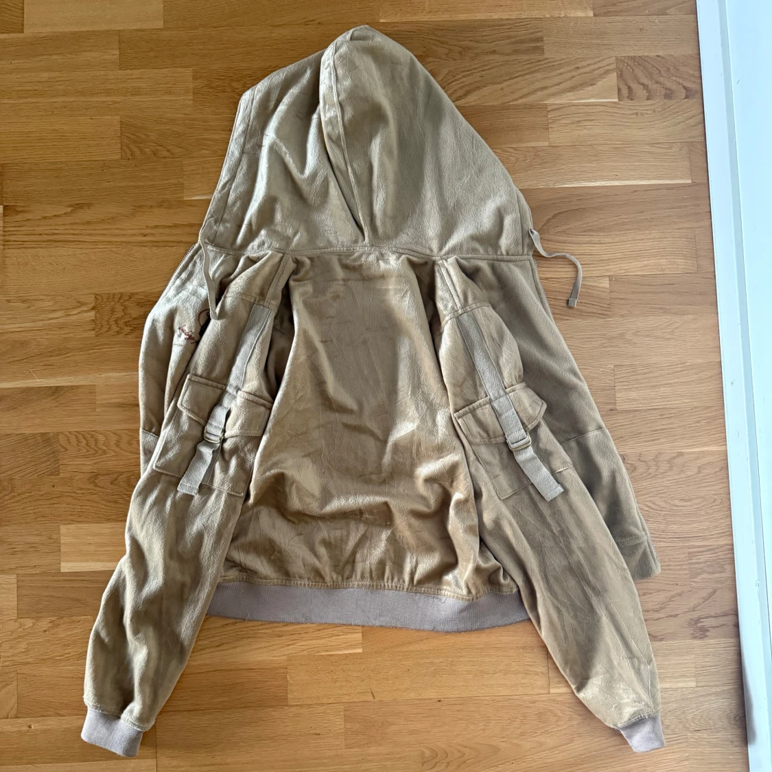 Beige velour hoodie från Baby Phat - 1