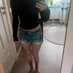 Intemissemi liknade tröja - Intemissemi liknade tröja i bra skick använd fåtal gånger💞