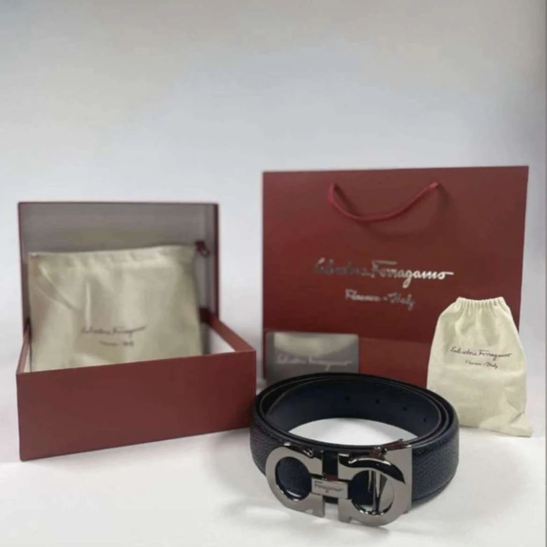 Svart skärp från Salvatore Ferragamo