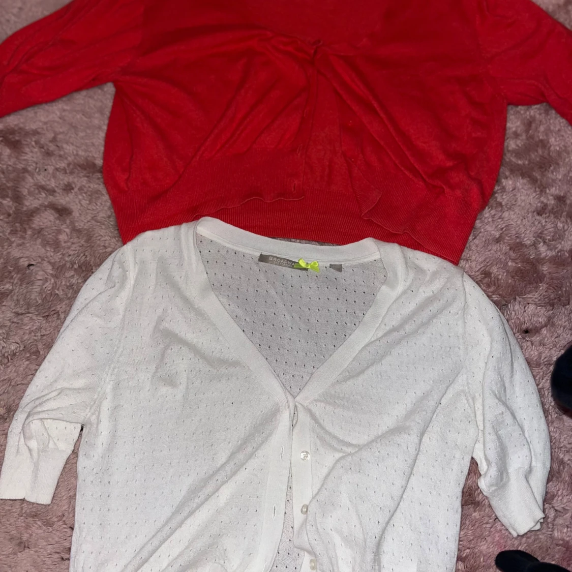 Mix av koftor och boleros i olika färger - 2