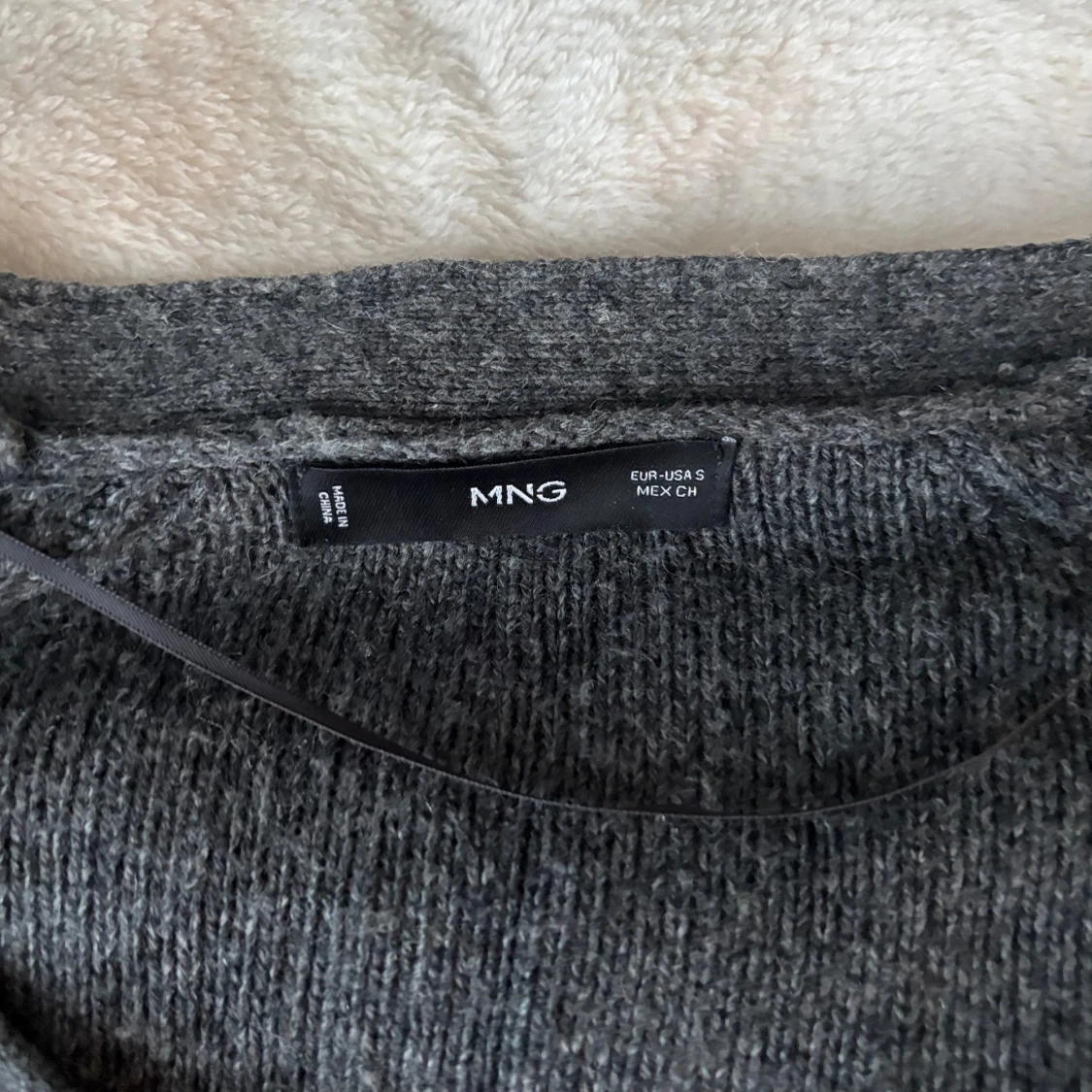 Mörkgrå stickad kofta från MNG - 2