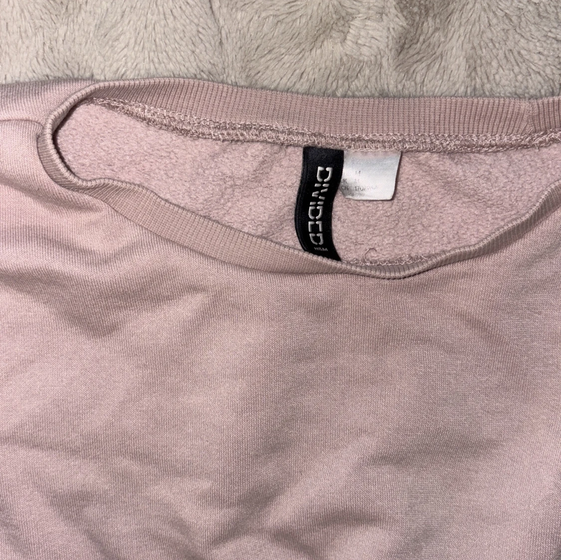 Ljusrosa croppad sweatshirt med knut - 4