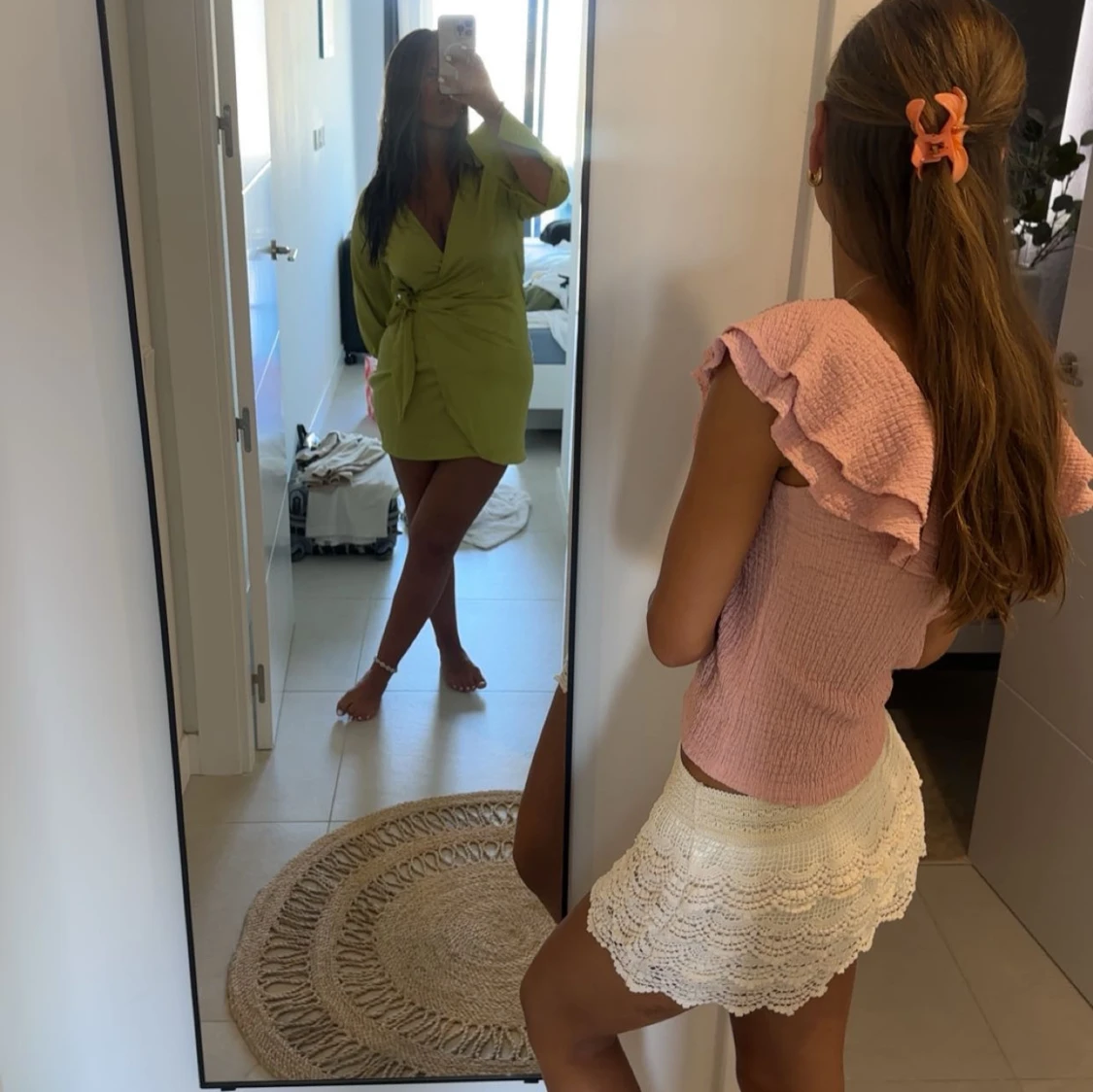 Ljusgrön omlottklänning med knyt