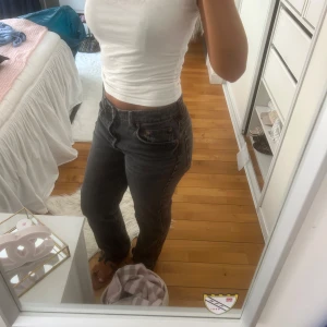 Zara jeans  - Jättesnygga, klippta så de passar dig som är runt 160❤️
