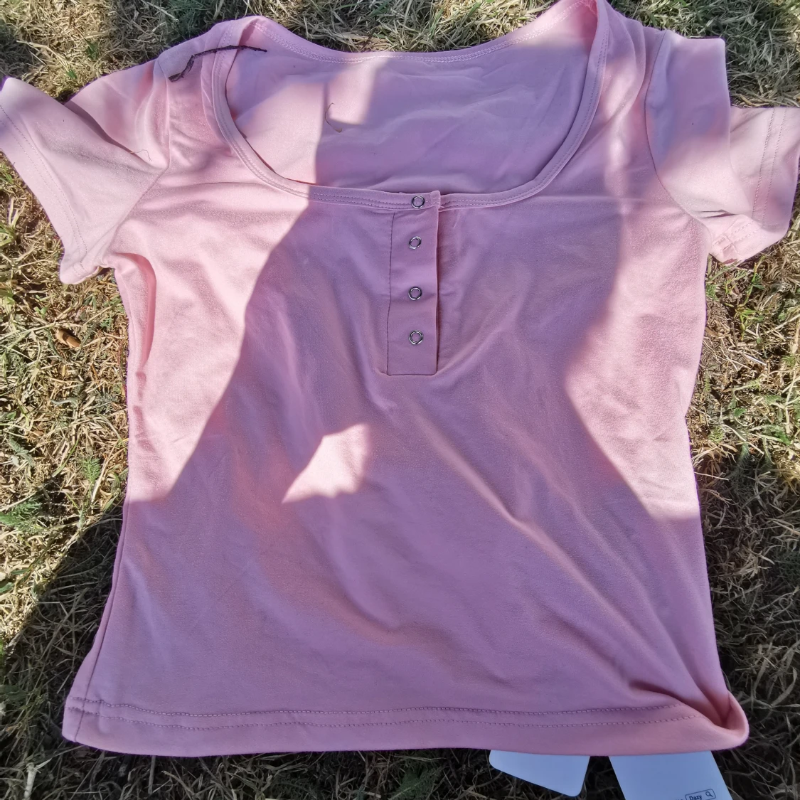 Rosa topp med knappar från Shein