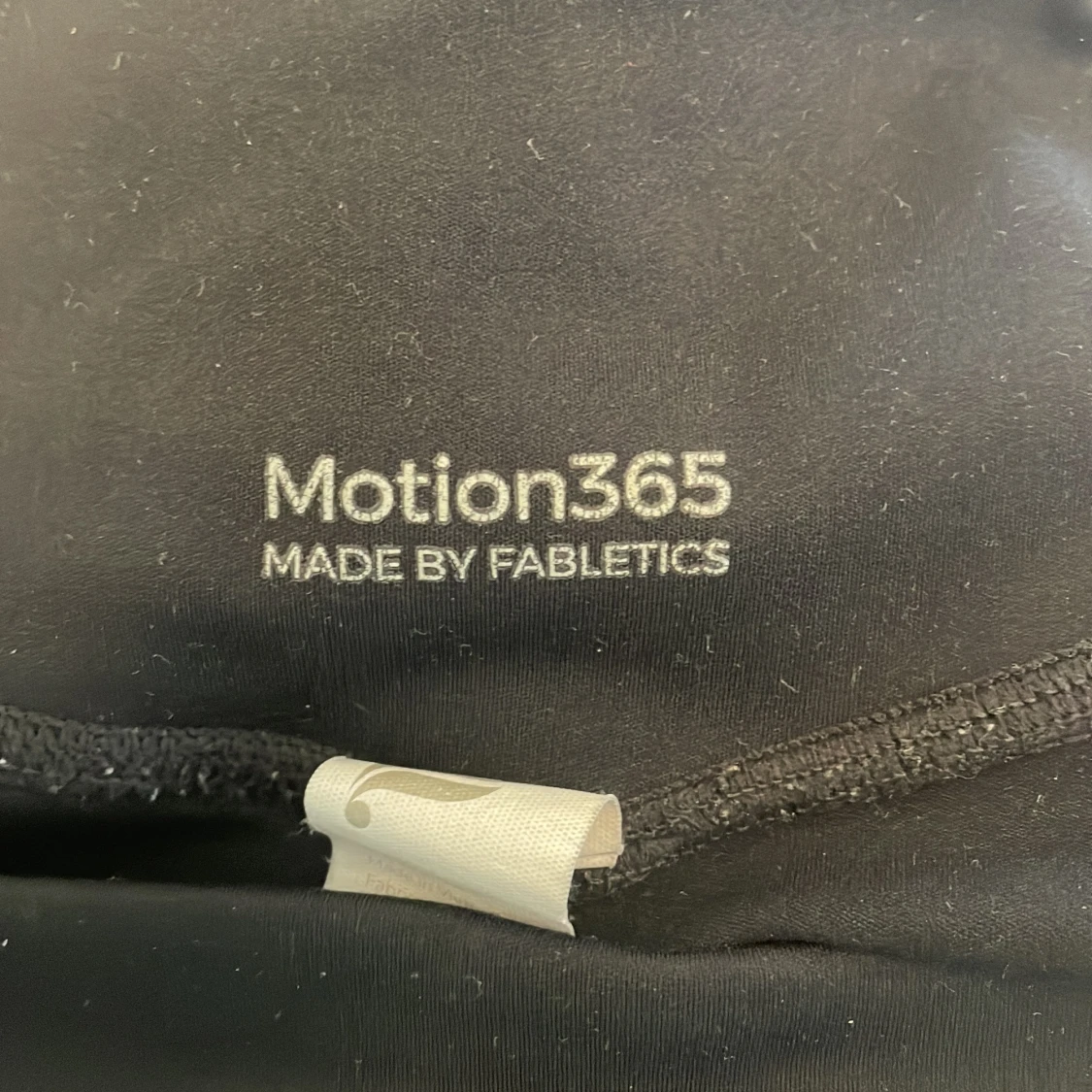 Svarta leggings från Fabletics - 2