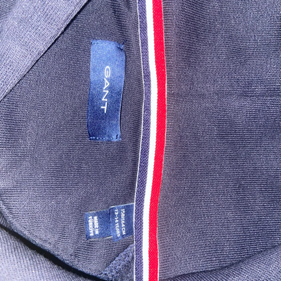 Marinblå hoodie från GANT - 4