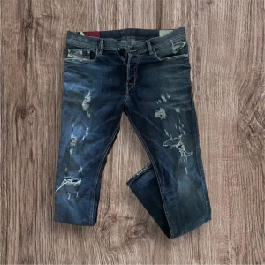 Diesel Jeans - Riktigt schyssta diesel jeans med sköna slitningar W32 L34// Skriv vid funderingar 