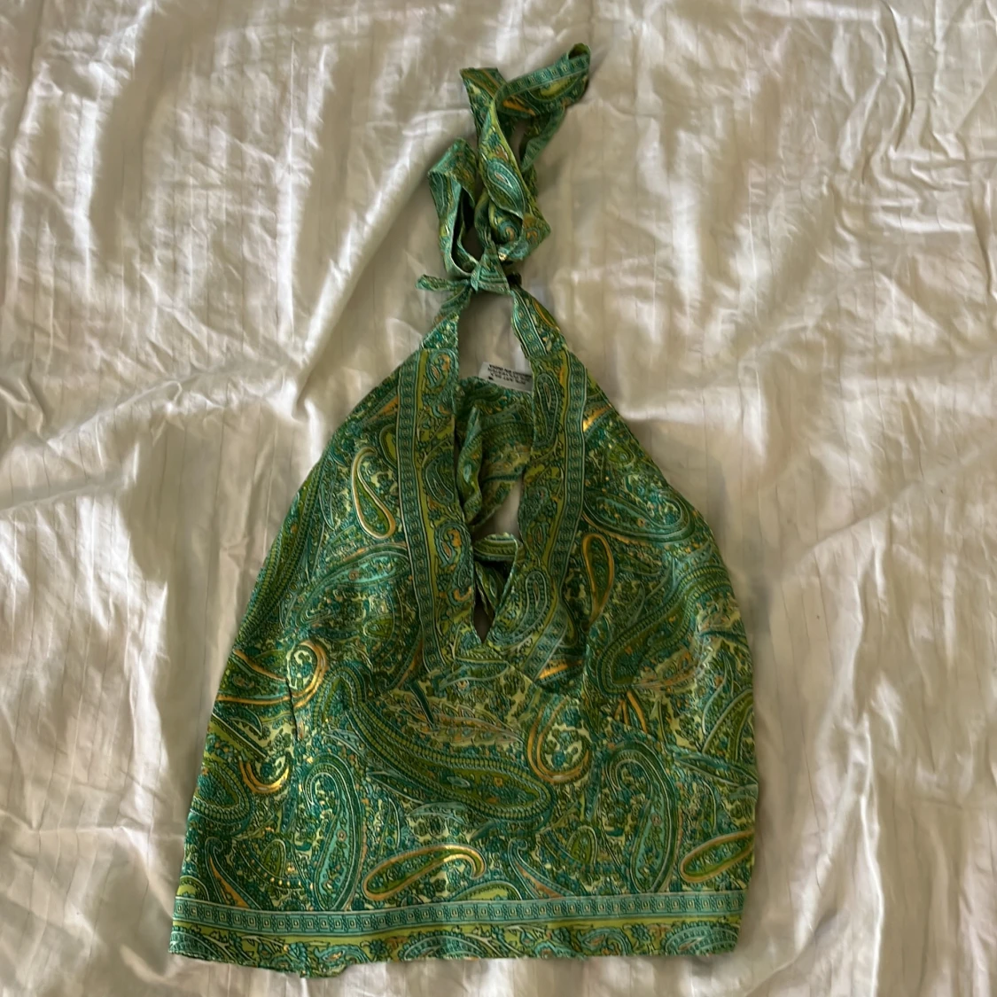 Grön paisley 2-piece med shorts och halterneck - 1