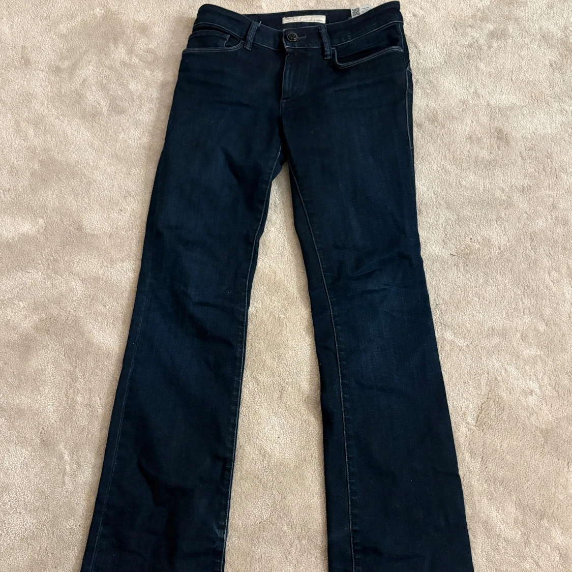 Mörkblå bootcut jeans