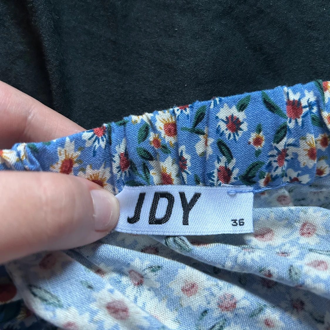 Blommig omlottkjol från JDY - 3