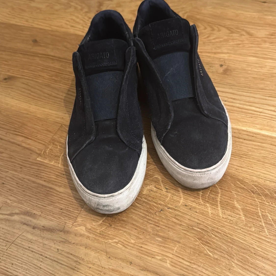 Svarta sneakers från Axel Arigato - 1