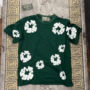 Denim Tears T Shirt - Aldrig använd, kommer med original tag! (r3pl1c@)