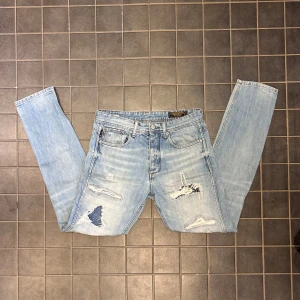 Jack and Jones jeans  - Säljer dessa svin snygga Jack and Jones jeansen i storlek W30 L34 i modellen Erik/Antifit. Priset kan diskuteras vid snabb affär