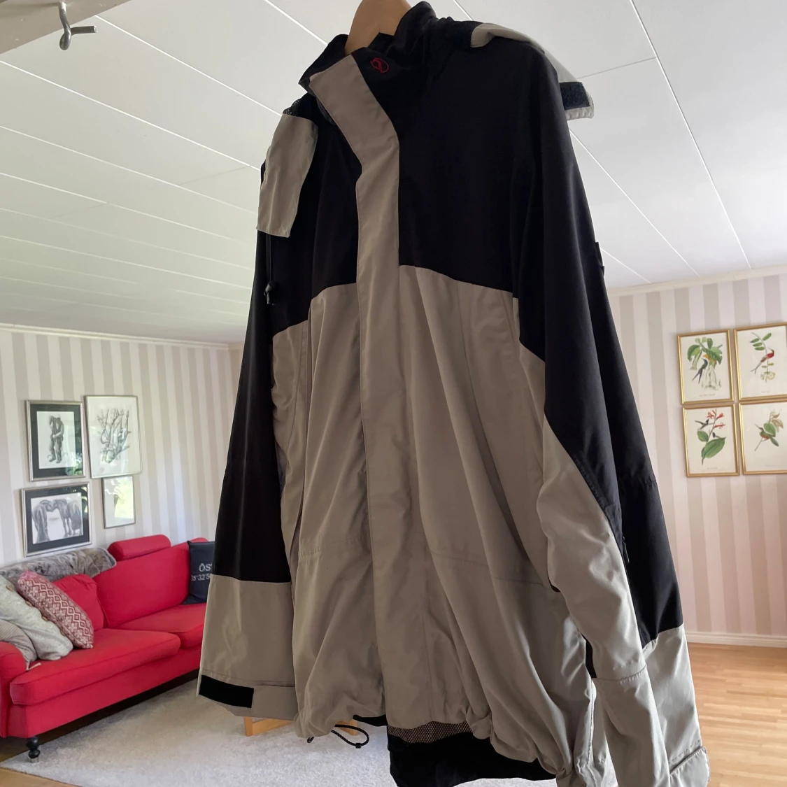 Svart och beige vindjacka från Fjällräven - 4