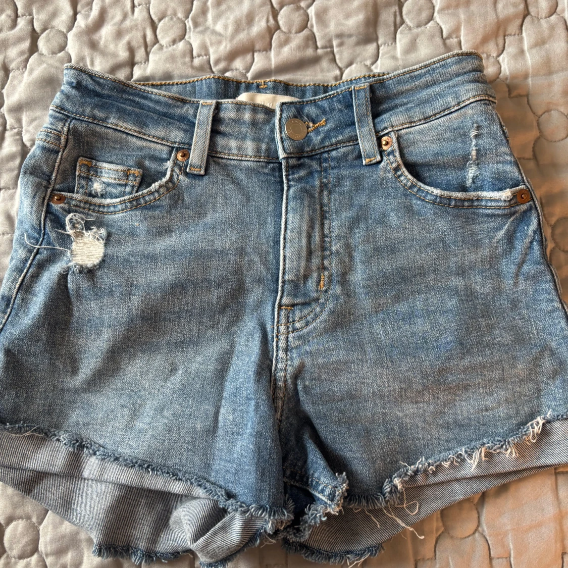 Två par jeansshorts, blå & svarta - 1