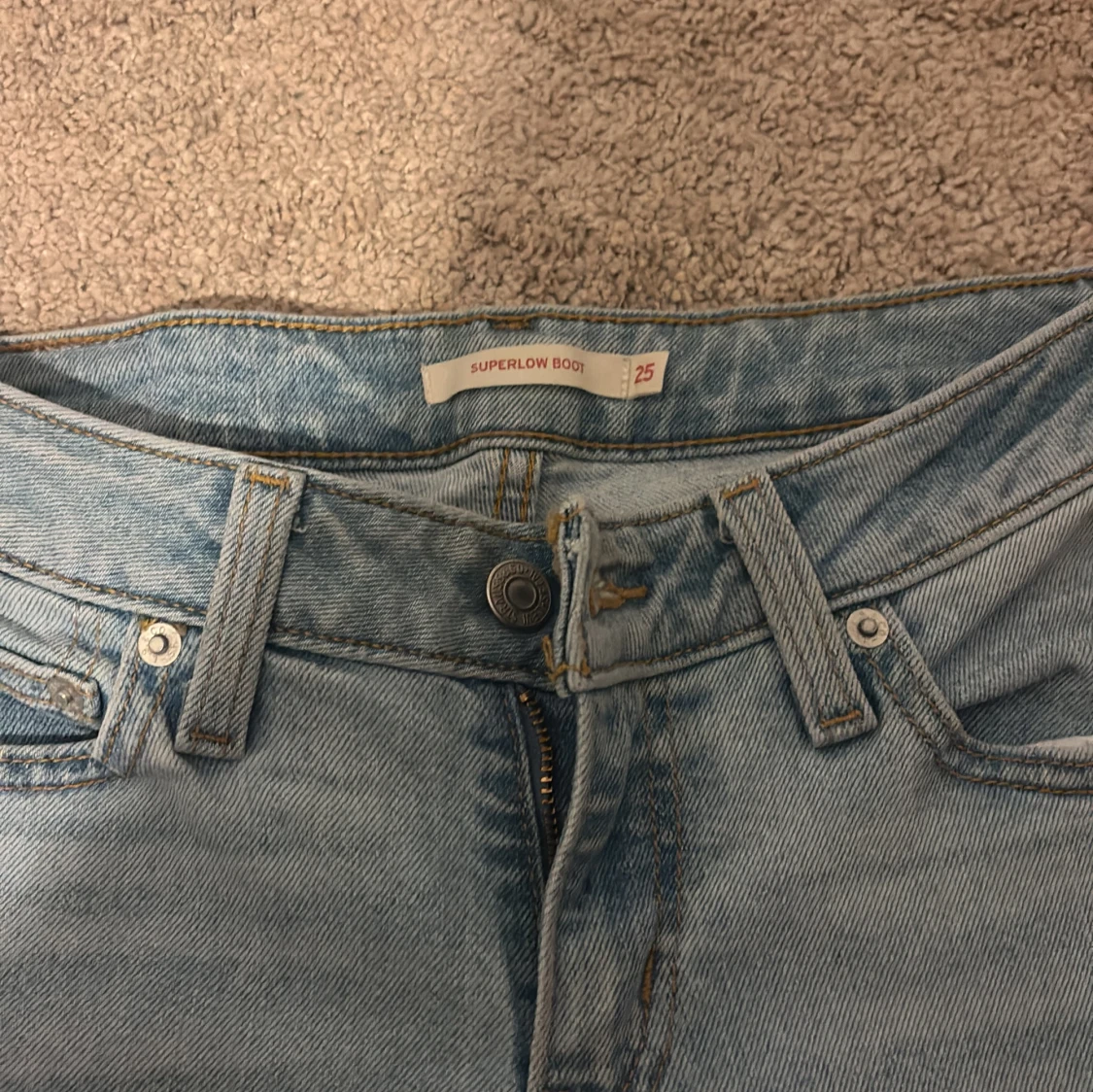 Levis lågmidajde jeans - 1