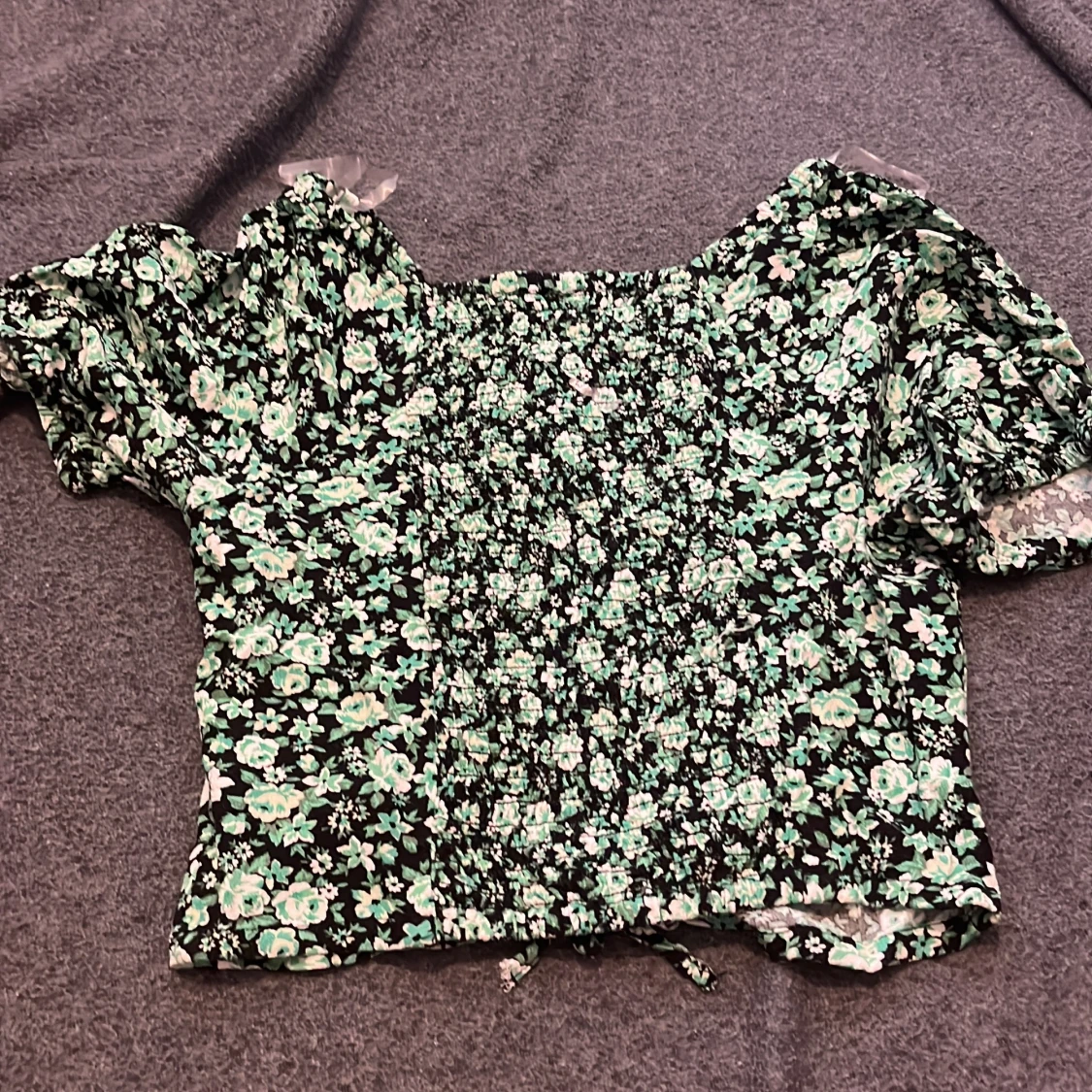 Blommig blus med snörning - 1