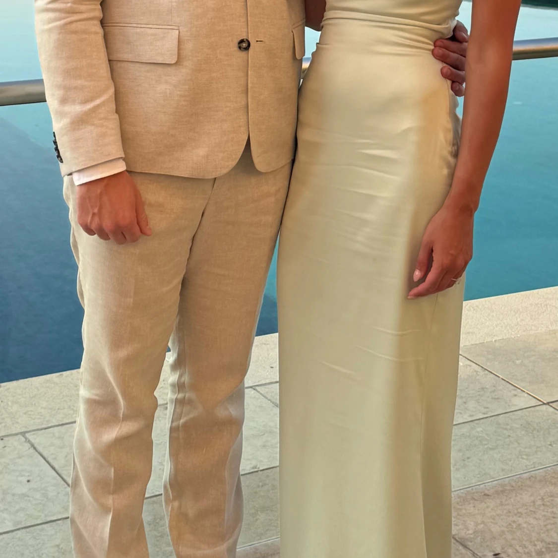 Ljusgrön långklänning med slits - 2