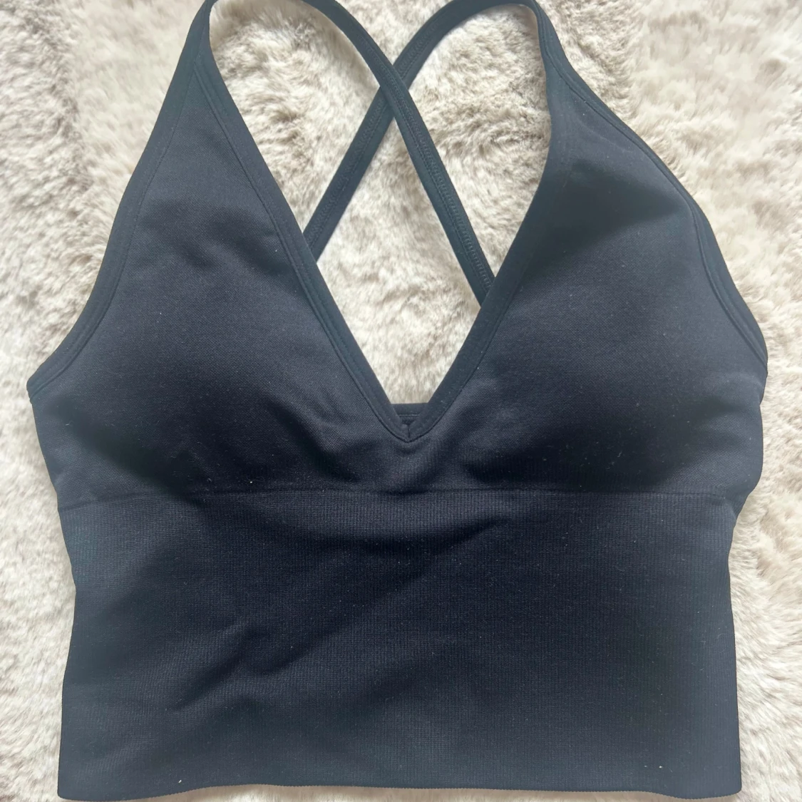 Svart croppad linnetopp Aim'n - 2