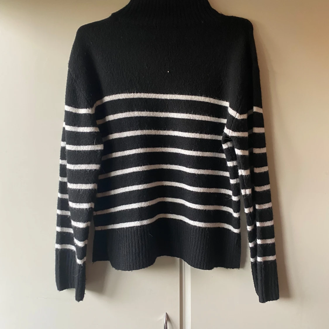 Randig svartvit Gina Tricot