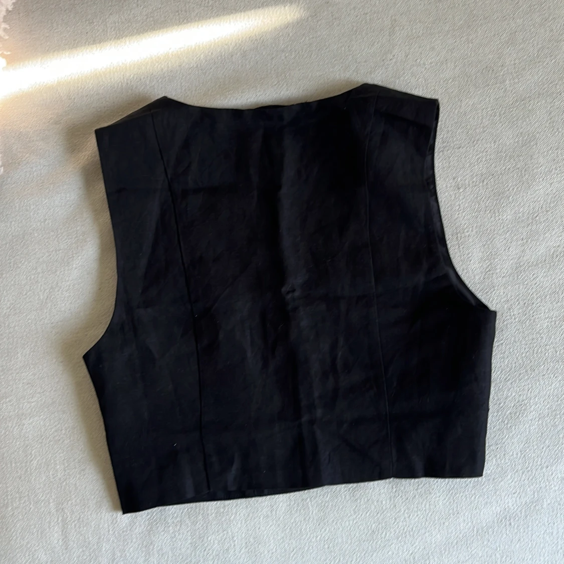 Svart väst-topp från H&M  - 1