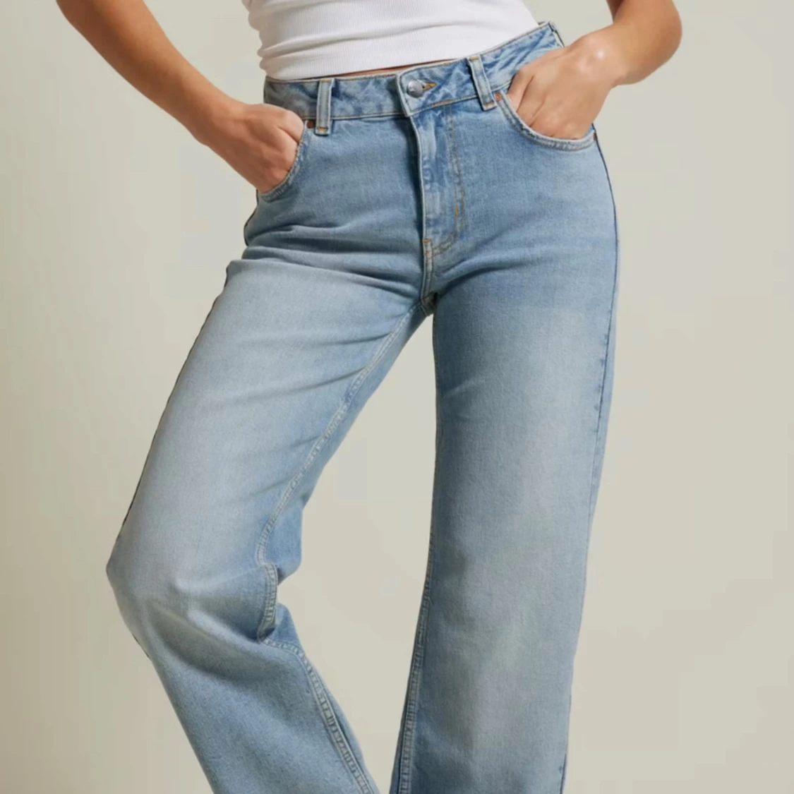 Ljusblå wide jeans från BikBok - 2