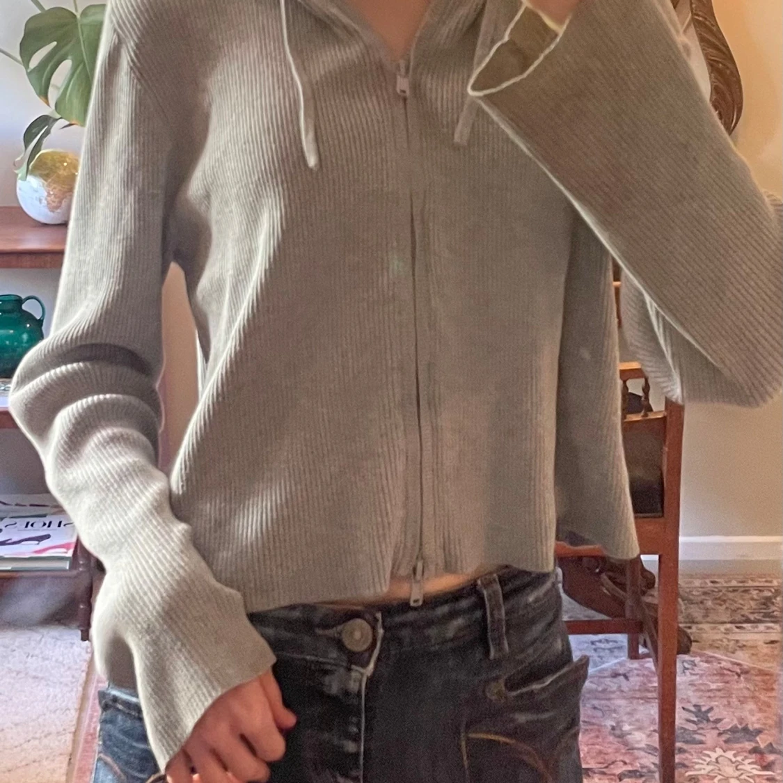 Grå ribbad hoodie med dragkedja Monki - 1