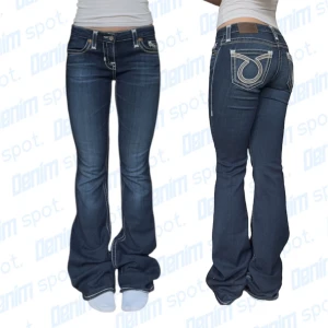 BIG STAR liv boot jeans 💙 - storlek - se mått (uppskattade i M) • Mått: Längd: 113 cm Innerbenslängd: 90 cm midjebredd: 35 cm lårbredd: 23 cm Benöppning: 24 cm • Bra skick utan märkbara defekter. Vid frågor, meddela här! 💙