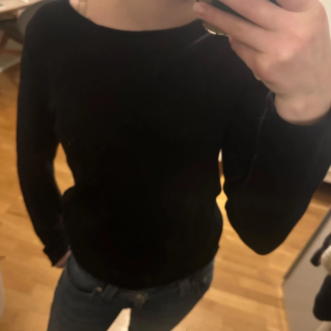 Svart långärmad tröja