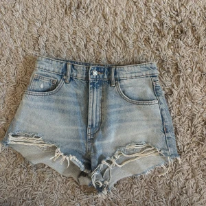 Shorts - Jeans shorts från zara med hög midja
