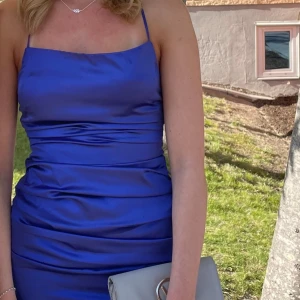 Bal klänning - Säljer nu min superfina balklänning som endast är använd en gång till ett bra pris! Skriv ifall ni vill ha fler bilder💕💕pris går att diskutera