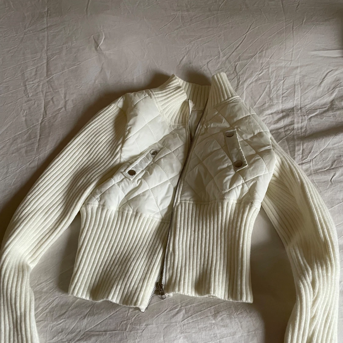 Vit quiltad jacka med dragkedja - 2