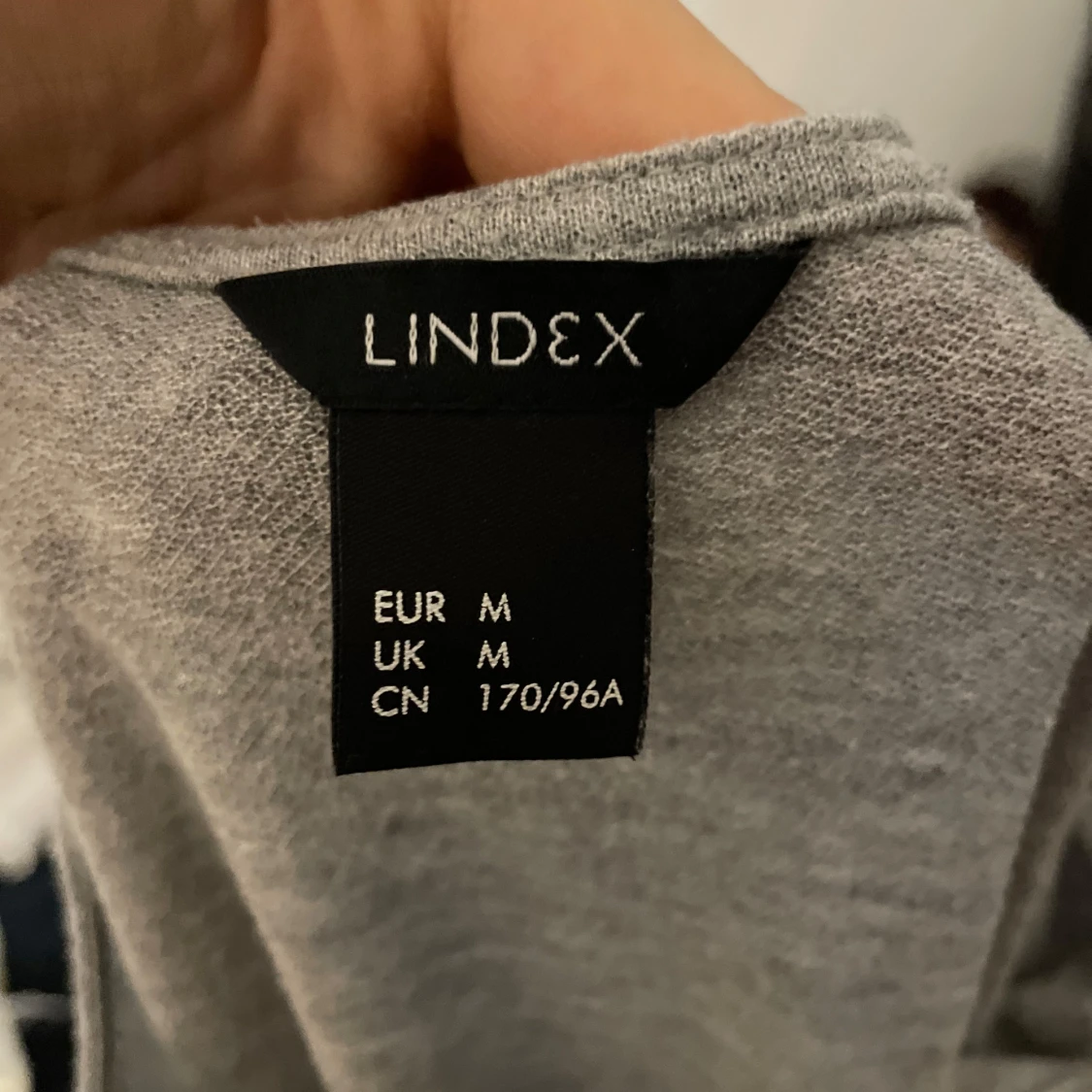 Grå långärmad topp från Lindex - 1