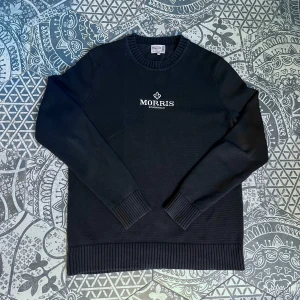 Morris - Stickad tröja  - Snygg marinblå stickad tröja från Morris! | Nyskick! | Stl: M | Stilren till vardags men även finare tillfällen! | Vid frågor eller funderingar finns jag i DM! 📩 Mvh CVB Closet