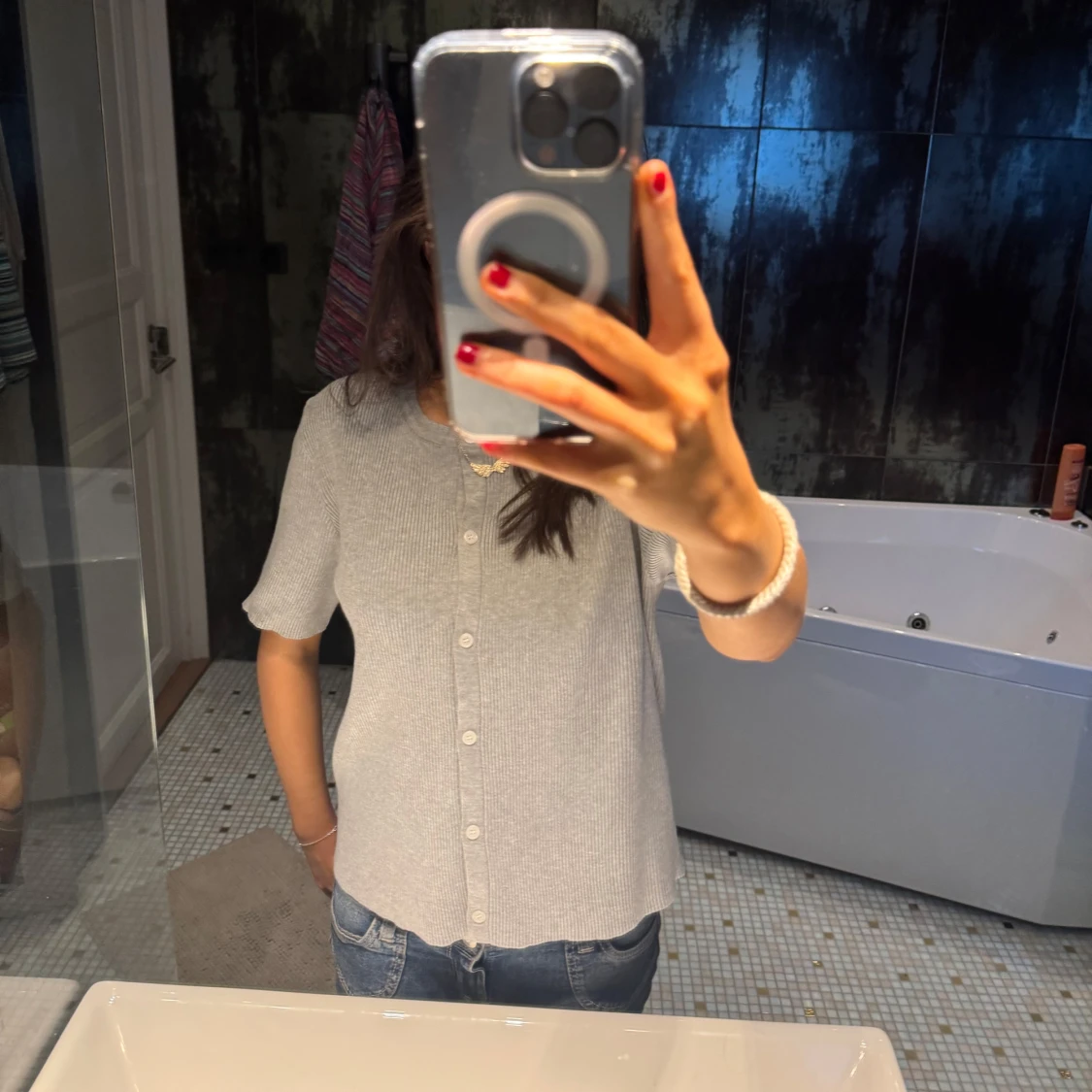 Grå kofta med knappar - 1