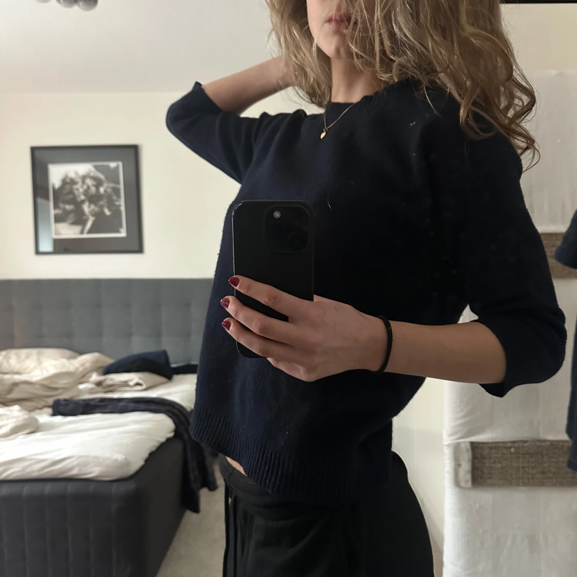 Mörkblå tröja - 2