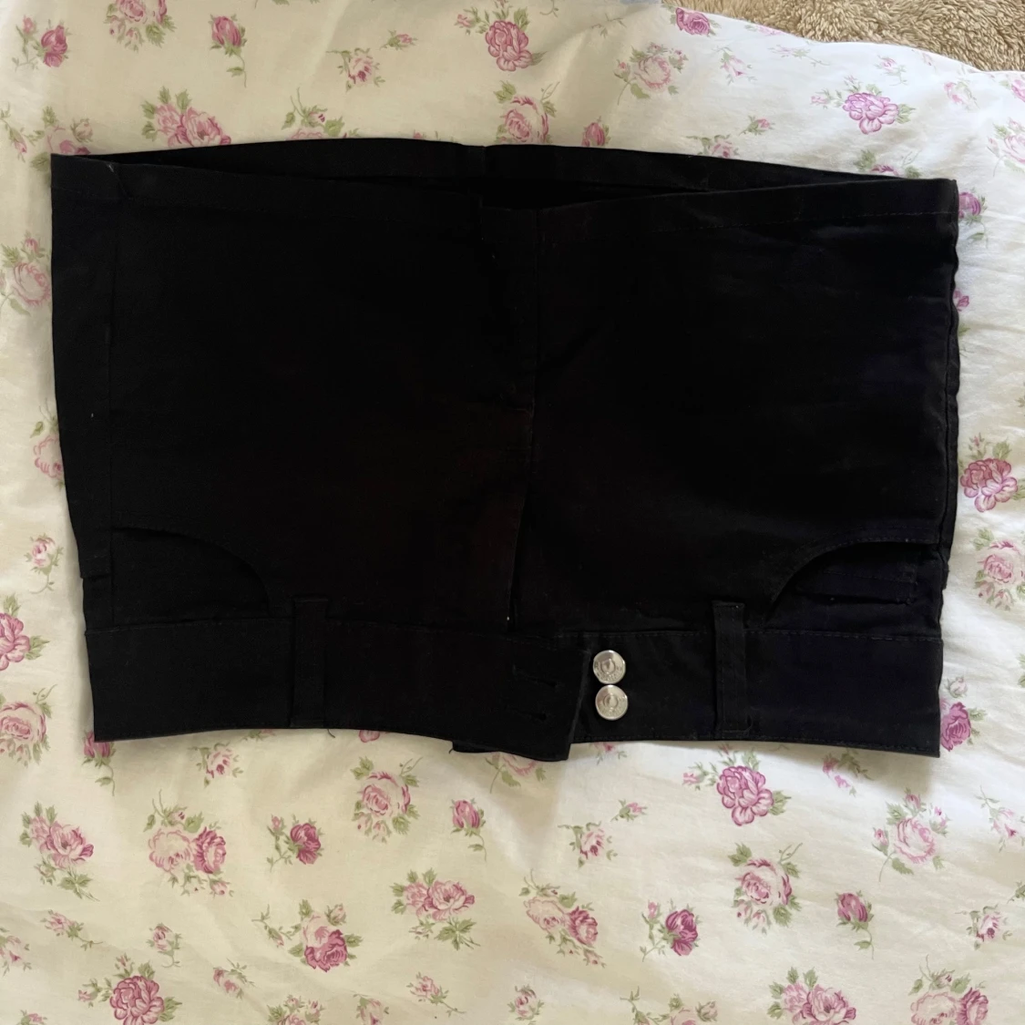 Svart kortkjol 