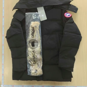 Canad goose jacket  - Canada goose jacka samma prestanda till ett oslagbart pris bilden är endast för illustrationsyfte!