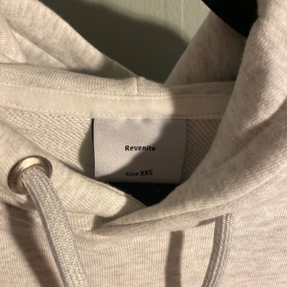 Ny Ljusgrå hoodie Revenite - 2