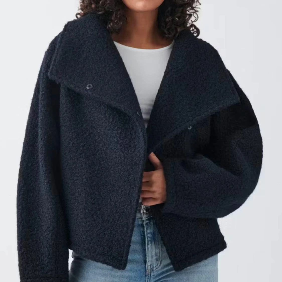 Helt ny Mörkblå teddyjacka från Gina Tricot