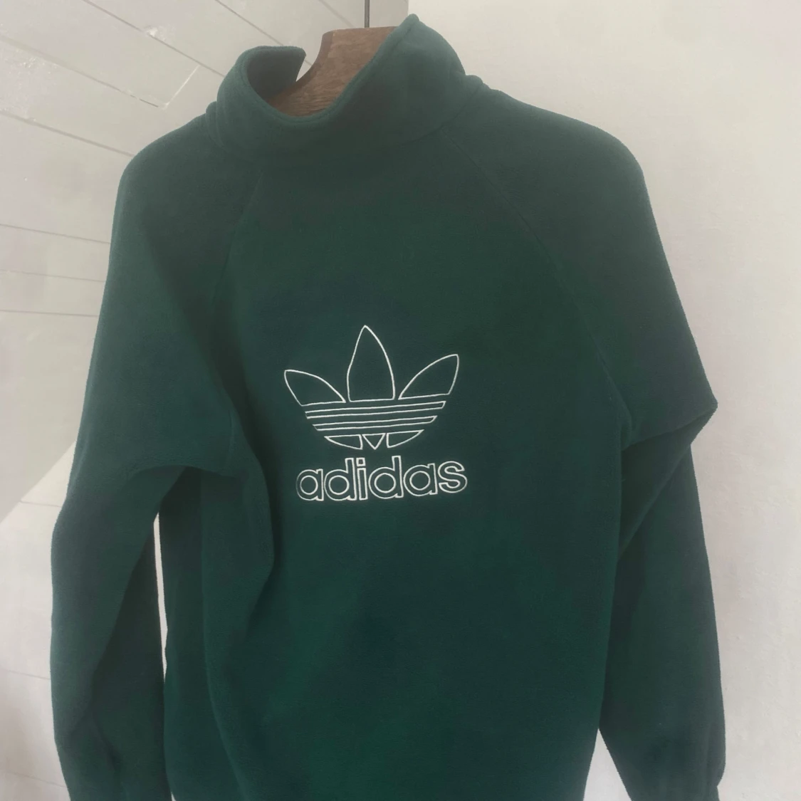 Mörkgrön fleece-tröja från Adidas - 1