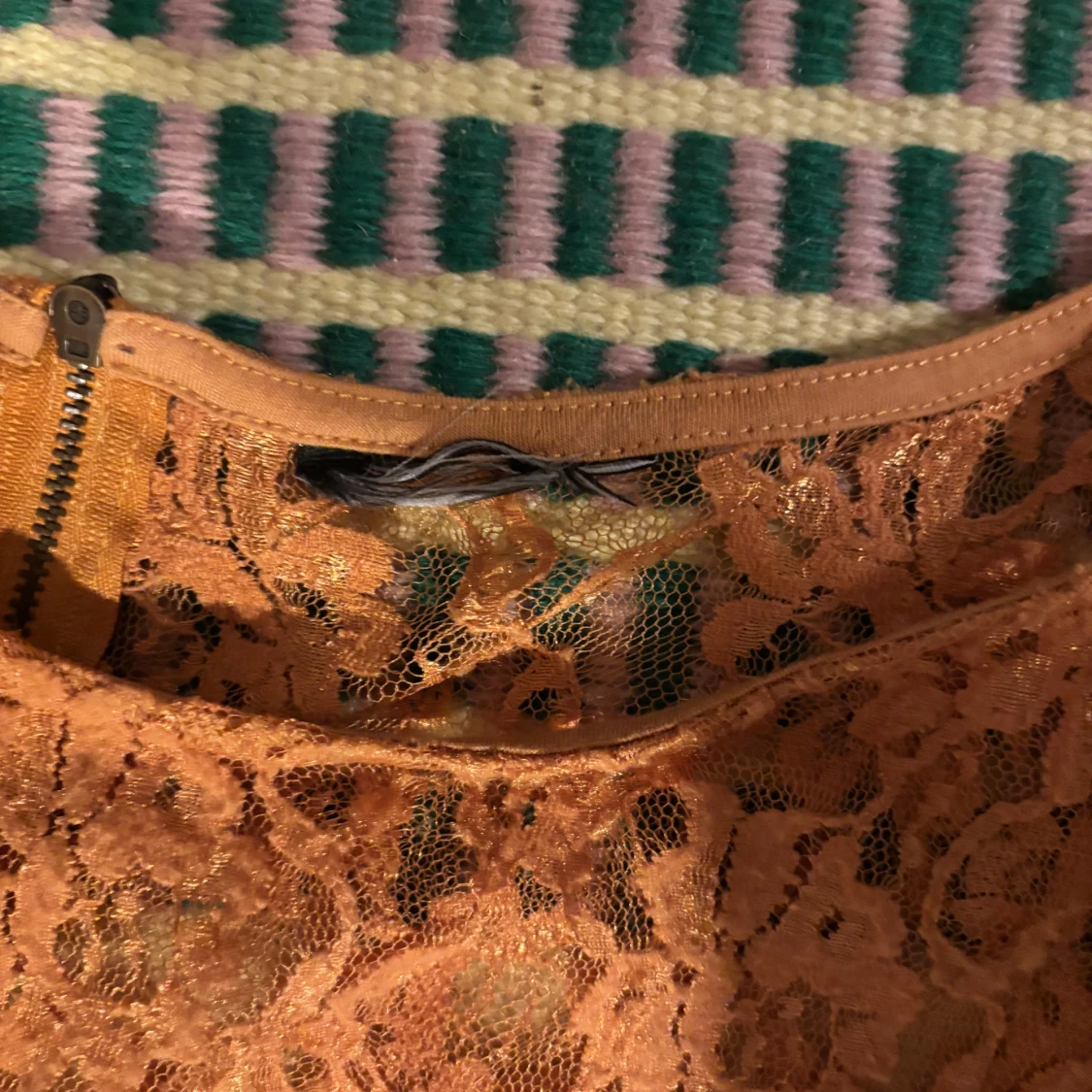 Orange spetsblus med kort ärm - 4