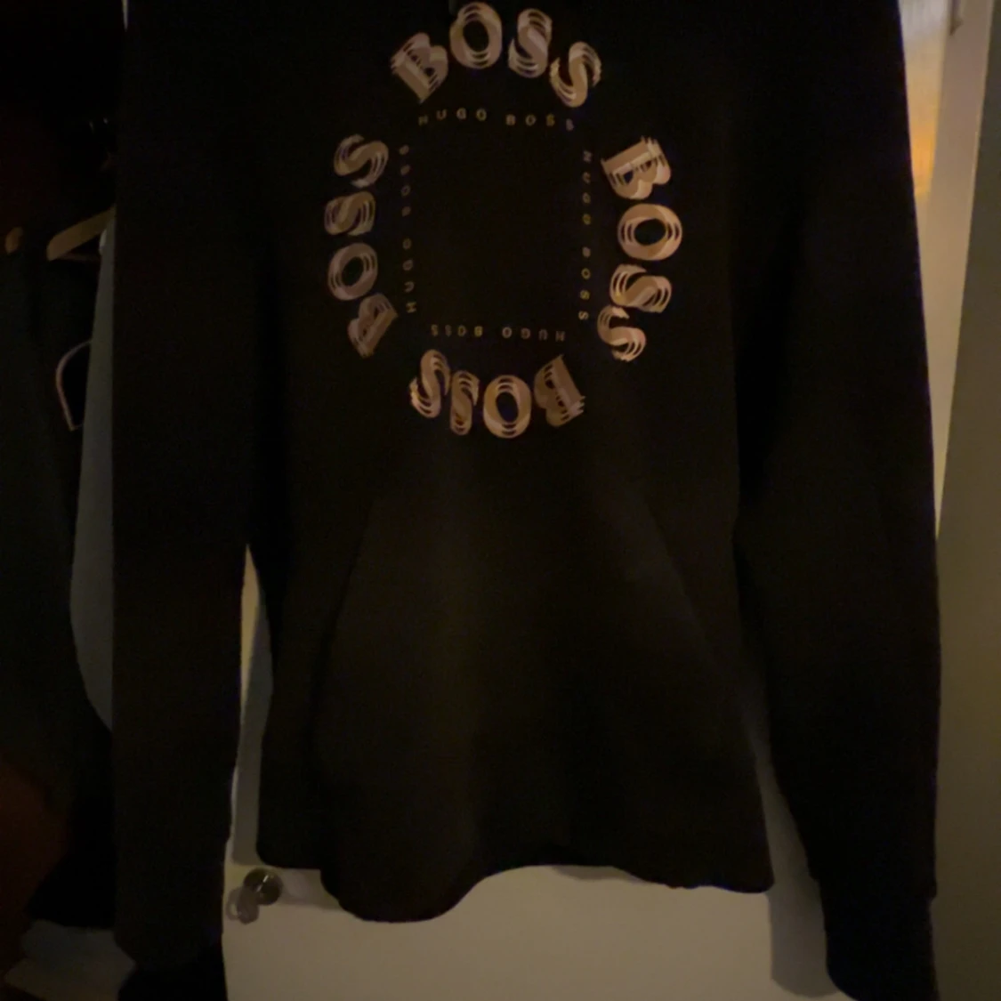 Svart hoodie från BOSS