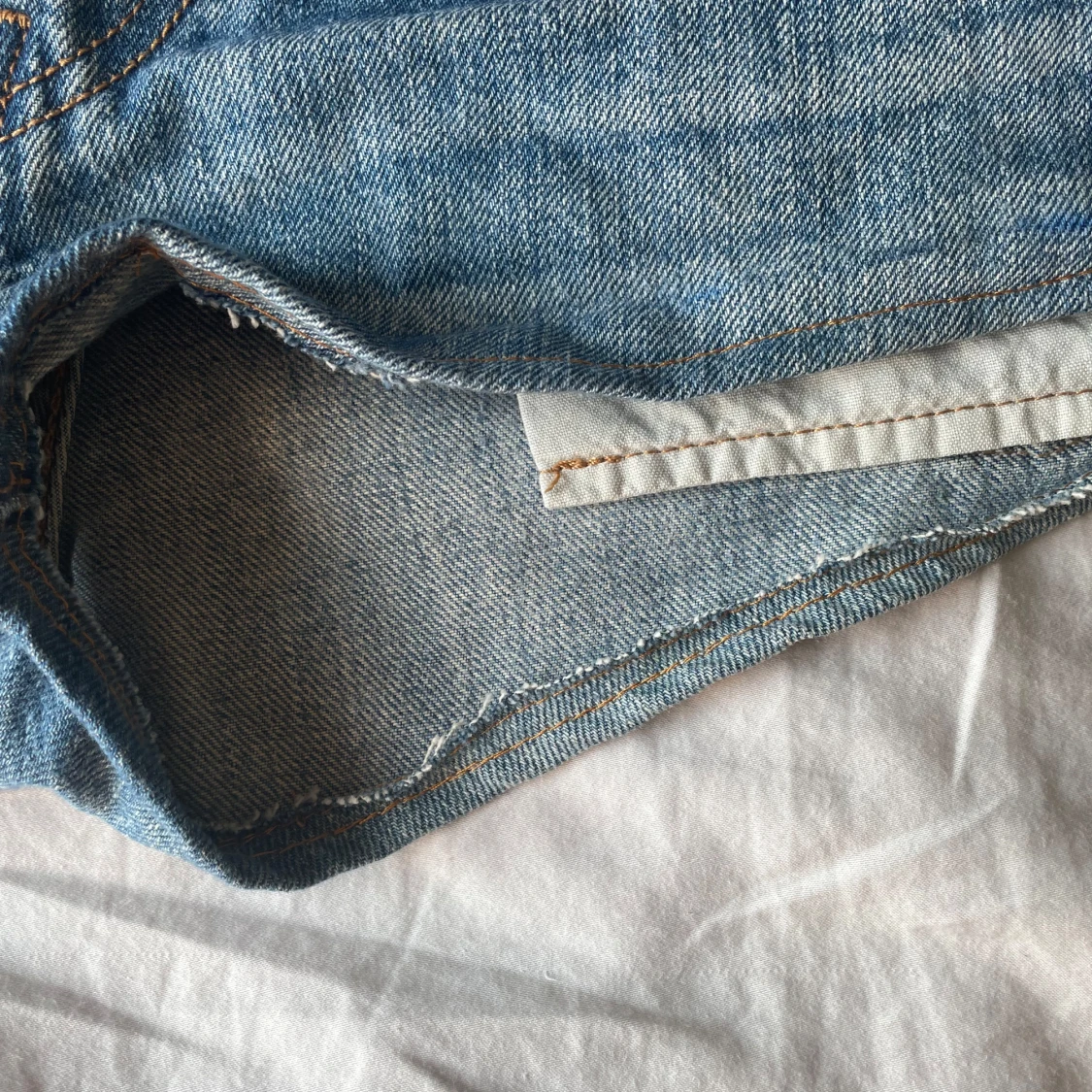 Levi's ljusblå jeansshorts - 4