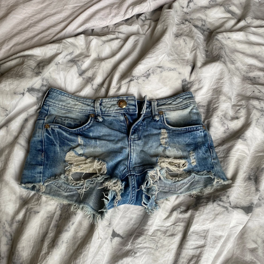 Blå jeansshorts från Bershka