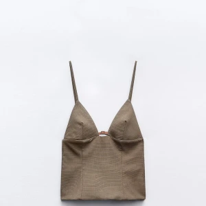 Beige rutig linnetopp från Zara - Jätte fin topp från Zara, använd 1 gång! Liten i stl 