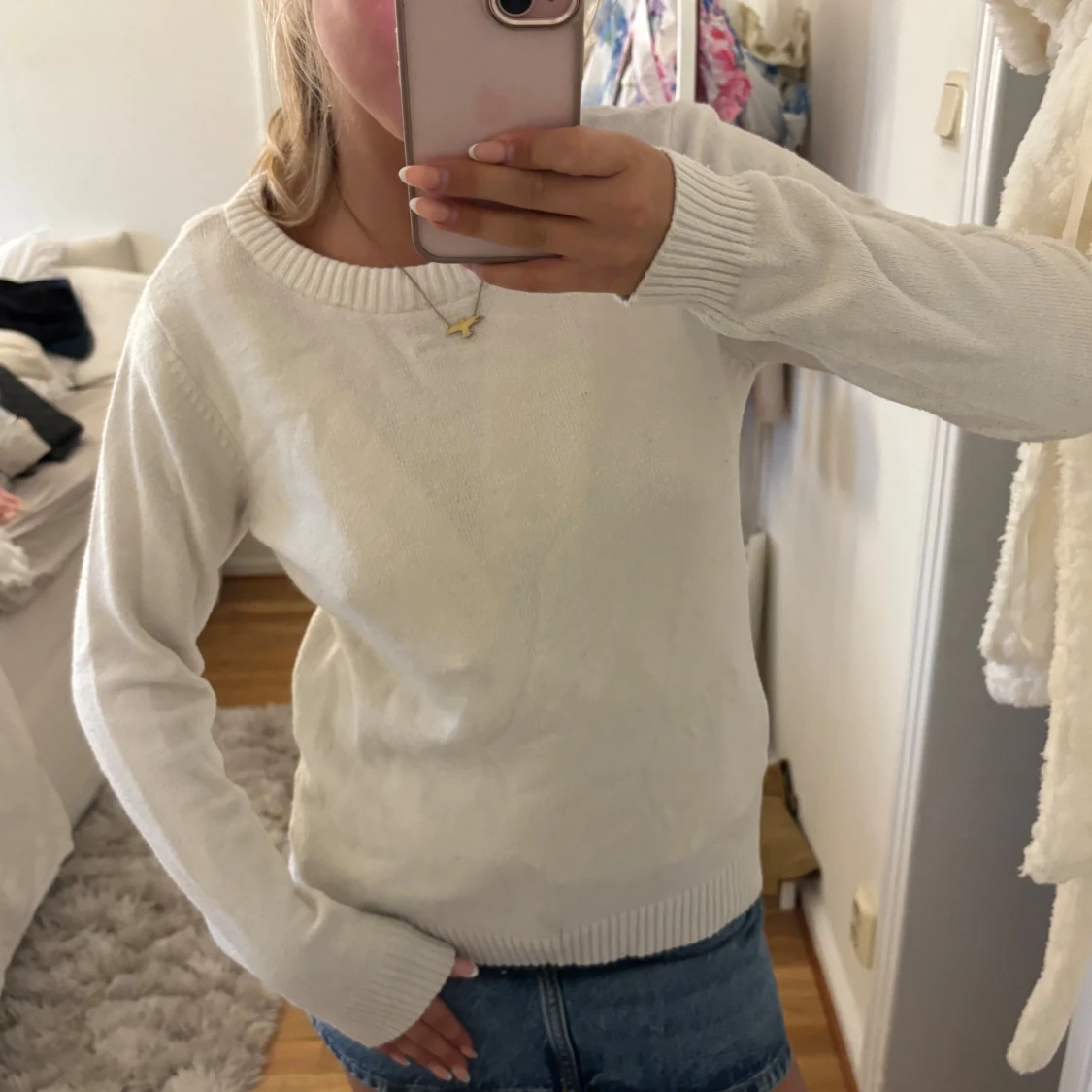 Vit stickad tröja med rund hals - 3