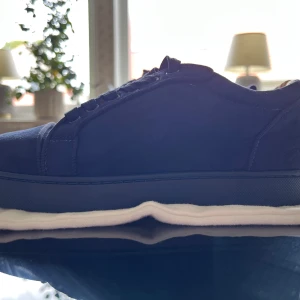 Loubs - Tjena säljer loubs skriv till mig för mer frågor storlek 35