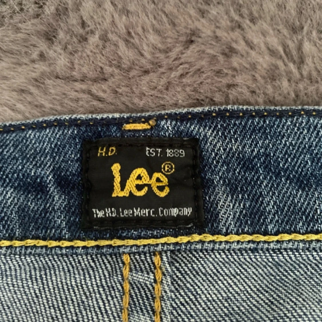 Blå slitna jeans från Lee - 3
